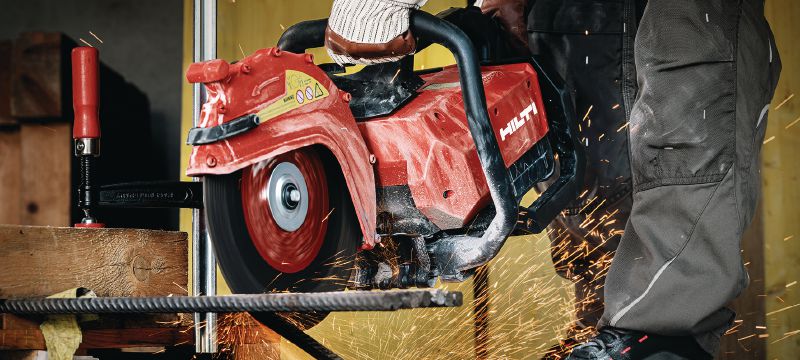 DSH 700-22 ATC πριόνι ξεχονδρίσματος με μπαταρία (300 mm) Ευέλικτο πριόνι ξεχονδρίσματος πίσω λαβής, για κοπή έως 120 mm με λάμες 300 mm σε σκυρόδεμα, τοιχοποιία και μέταλλο (πλατφόρμα μπαταριών Nuron) Εφαρμογές 1