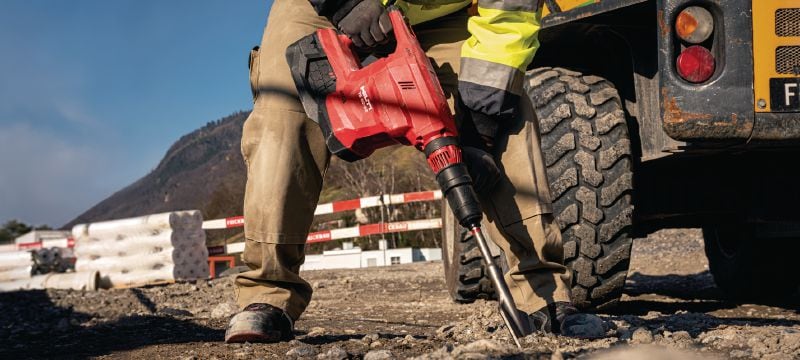 TE 60-22 Περιστροφικό κρουστικό δράπανο μπαταρίας Ισχυρό και περιστροφικό κρουστικό δράπανο μπαταρίας SDS Max (TE-Y) με ενεργή απορρόφηση κραδασμών και ενεργό έλεγχο ροπής για διάτρηση και καλέμισμα βαρέος τύπου σε σκυρόδεμα (πλατφόρμα μπαταριών Nuron) Εφαρμογές 1