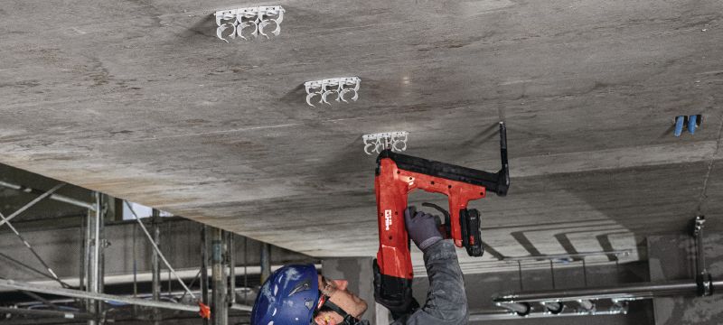 X-FC MX Πολλαπλό κλιπ Ρυθμιζόμενος σφιγκτήρας σωλήνων βελτιστοποιημένος για καρφιά σε δεσμίδα και συμβατός με ευρεία ποικιλία μεθόδων στερέωσης, υλικών βάσης και διαμέτρων αγωγών Εφαρμογές 1