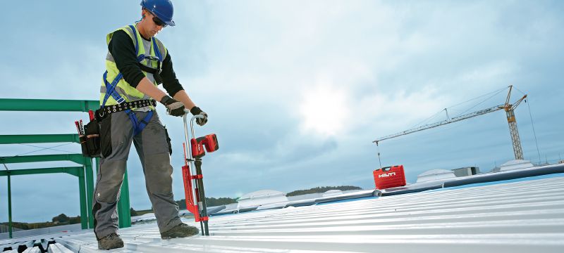 S-MD/MS M Αυτοδιάτρητες βίδες πλευρικών επενδύσεων λαμαρίνας για SDT 9 Αυτοδιάτρητες βίδες σε δεσμίδα για χρήση με την όρθια λαβή SDT 9 για στερέωση πλευρικών επενδύσεων και πλαισίων σε επιστρώσεις λαμαρινών Εφαρμογές 1