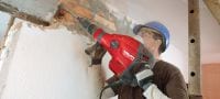 Σκαπτικό κατεδάφισης TE 700-AVR SDS-Max Ισχυρό σκαπτικό κατεδαφίσεων SDS Max (TE-Y) για καλέμισμα βαρέος τύπου σε σκυρόδεμα και τοιχοποιία, με ενεργή απορρόφηση κραδασμών (AVR) Εφαρμογές 1